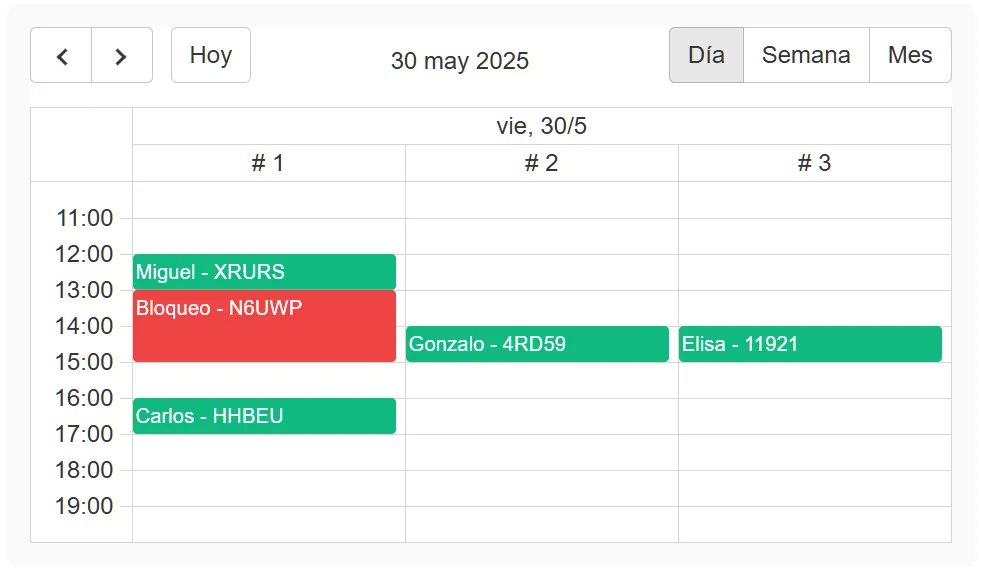 Vista previa del calendario de reservas integrado, que muestra las citas por colores y la disponibilidad inteligente para un día seleccionado.